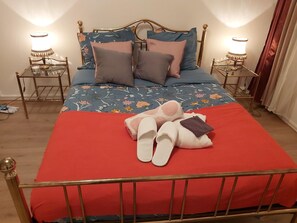 1 chambre, bureau, fer et planche Ă repasser, accĂšs au Wi-Fi (inclus)