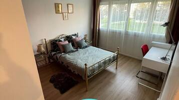 1 bedroom, desk, iron/ironing board, free WiFi