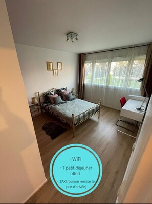 1 slaapkamer, een bureau, een strijkplank/strijkijzer, gratis wifi