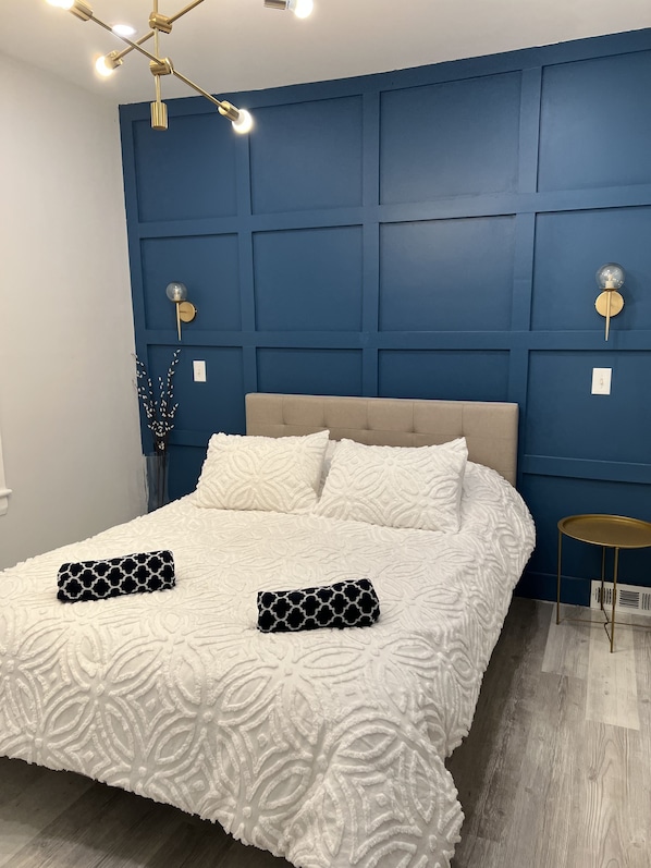 5 bedrooms, desk, iron/ironing board, free WiFi