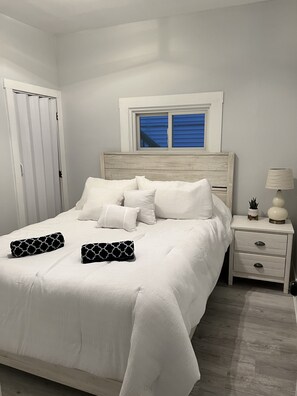 5 bedrooms, desk, iron/ironing board, free WiFi