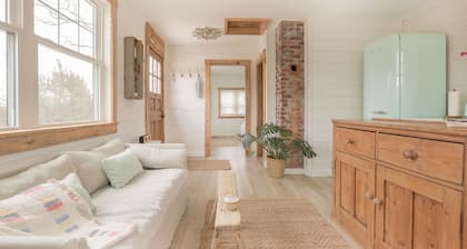 Tranquil waterfront cottage. Recently remodeled, with relaxation in mind.