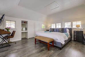 3 habitaciones, tabla de planchar con plancha, wifi y ropa de cama 