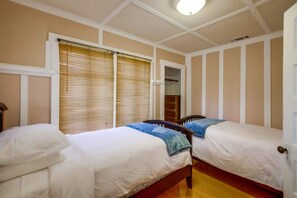 4 chambres, fer et planche à repasser, Wi-Fi, draps fournis