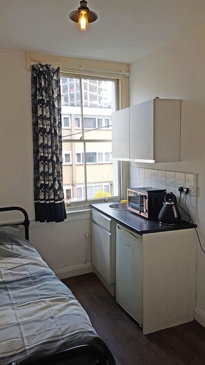 Chambre Simple | Coin cuisine privé