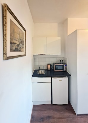 Superior Single Room | Private kitchenette - The Greenwich Pensioner (London)