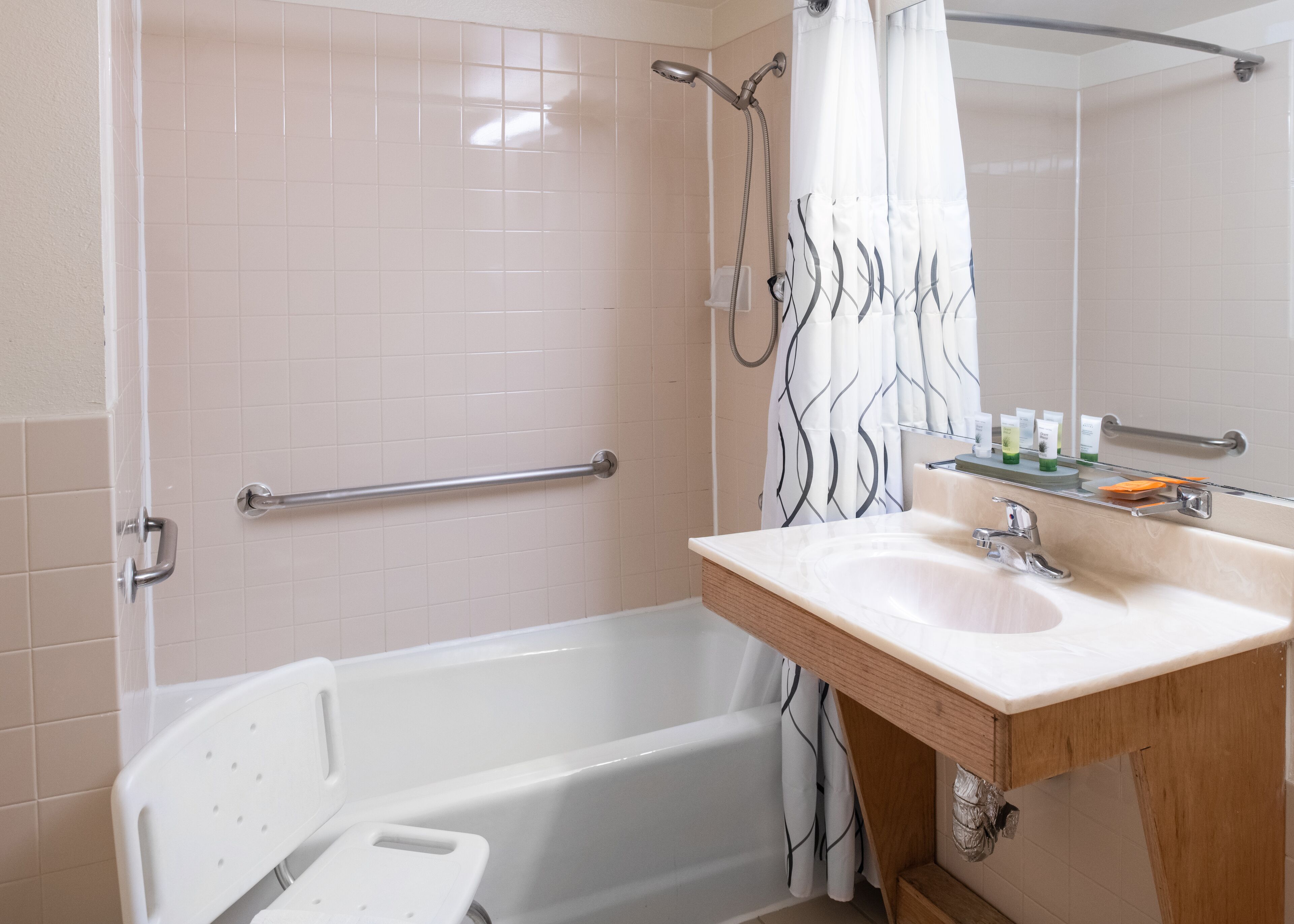 standard room, 1 king bed | bathroom | separate bathtub and shower, towels, soap, shampoo