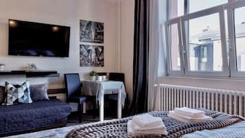 1 bedroom, desk, iron/ironing board, free WiFi