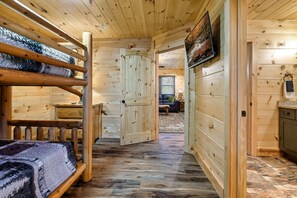 4 sovrum, strykjärn/strykbräda, gratis wi-fi och sängkläder