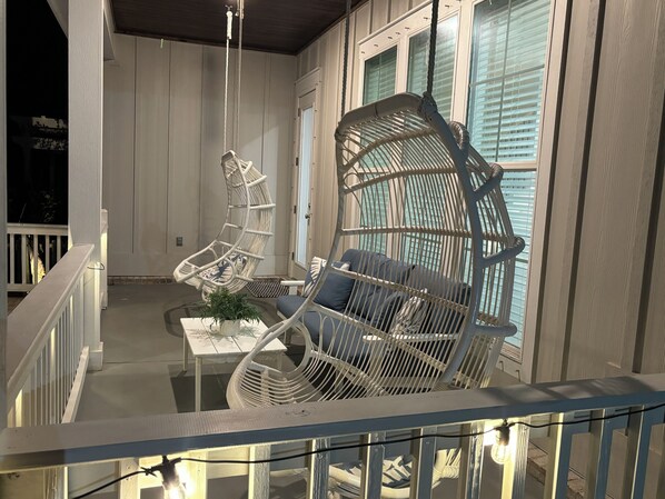 Property grounds - Luxury Orange Beach House/Pool/5 min Walk to Beach/Bikes/Arcades/Gulf St Park (Orange Beach)