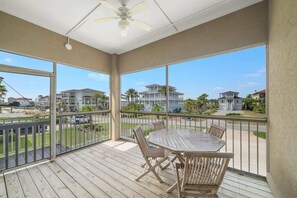 Outdoor dining - Ocean Terrace-Large beach house with private pool (Gulf Shores)