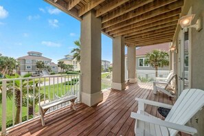 Terrace/patio - Ocean Terrace-Large beach house with private pool (Gulf Shores)