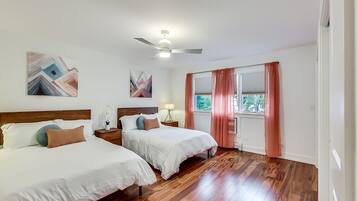 2 bedrooms, desk, iron/ironing board, travel crib