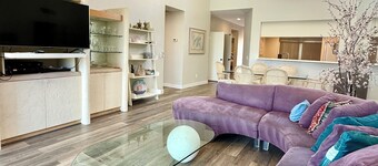 Palm Valley CC - Best Loc. 2 Bdrms, Den, 2 Bath 48 Pools, TennisPickleball, Gym 