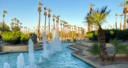 Luxe & Comfy Palm Valley Country Club Oasis: Golf Views - Den - Pools - Parking!