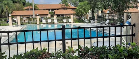 屋外プール、温水プール