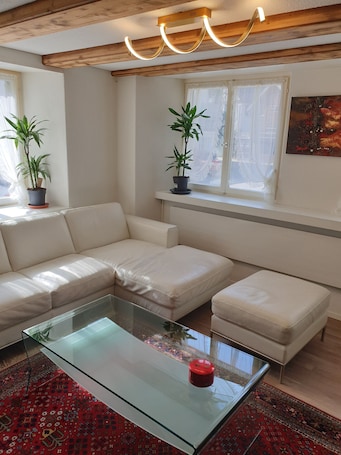 Smart TV . "VILLA HI" apartment parking space included
