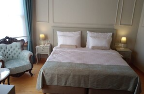 Doppel- oder Zweibettzimmer