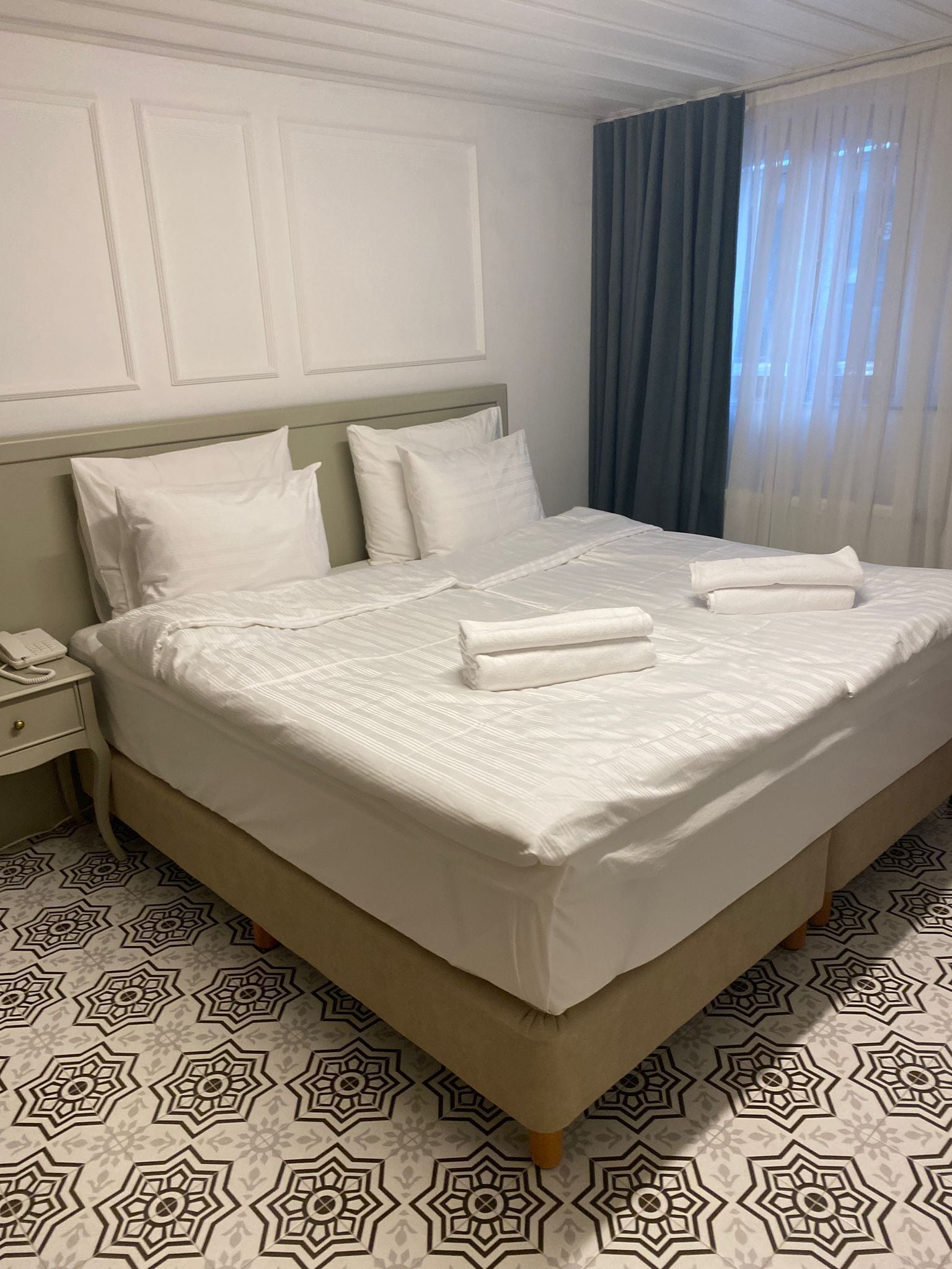 1 bedroom, egyptian cotton sheets, premium bedding, minibar