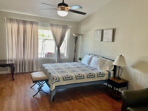3 chambres, fer et planche à repasser, Wi-Fi, draps fournis