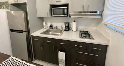 Bella Suite (5 minutes from Airport)