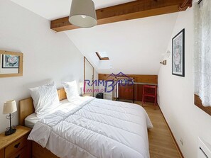 3 camere
