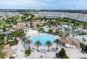 Outdoor pool - Spectacular Oasis- 9 BDRM Villa at Champion’s Gate Resort (Davenport)