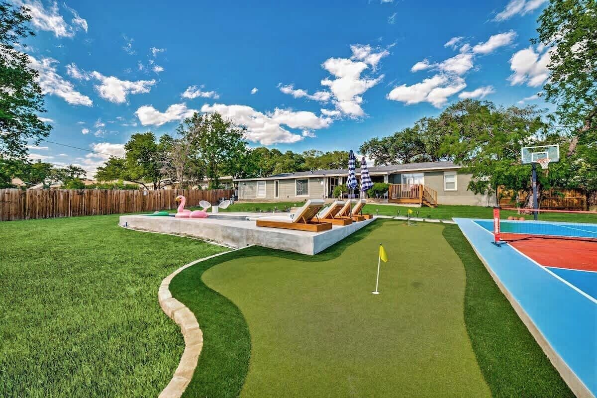 Epic Home w/ Pool |Game Room |Pickleball |Fire Pit
