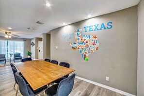 Dining - Resort 4BR w/ Pool, Hot Tub, Pickleball, Sleeps 12 (San Antonio)