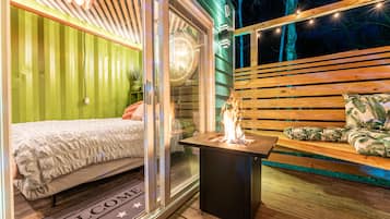 1 slaapkamer, een strijkplank/strijkijzer, gratis wifi, beddengoed