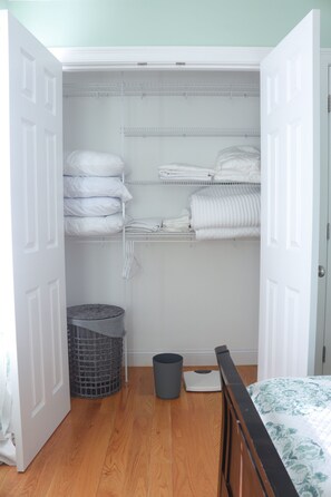 1 多间卧室、熨斗/熨衣板、免费 WiFi、床单