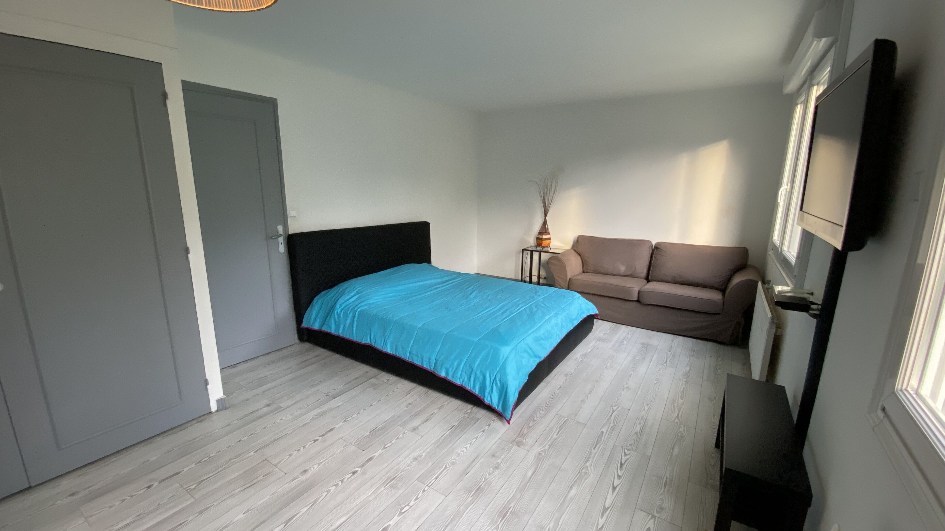 3 chambres, fer et planche à repasser, lit parapluie, Wi-Fi gratuit