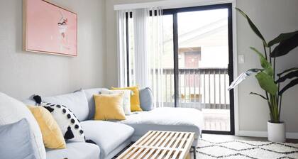 Colorful & Cozy King & Queen Suite