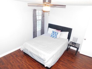 2 bedrooms, desk, iron/ironing board, free WiFi