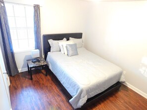 2 bedrooms, desk, iron/ironing board, free WiFi