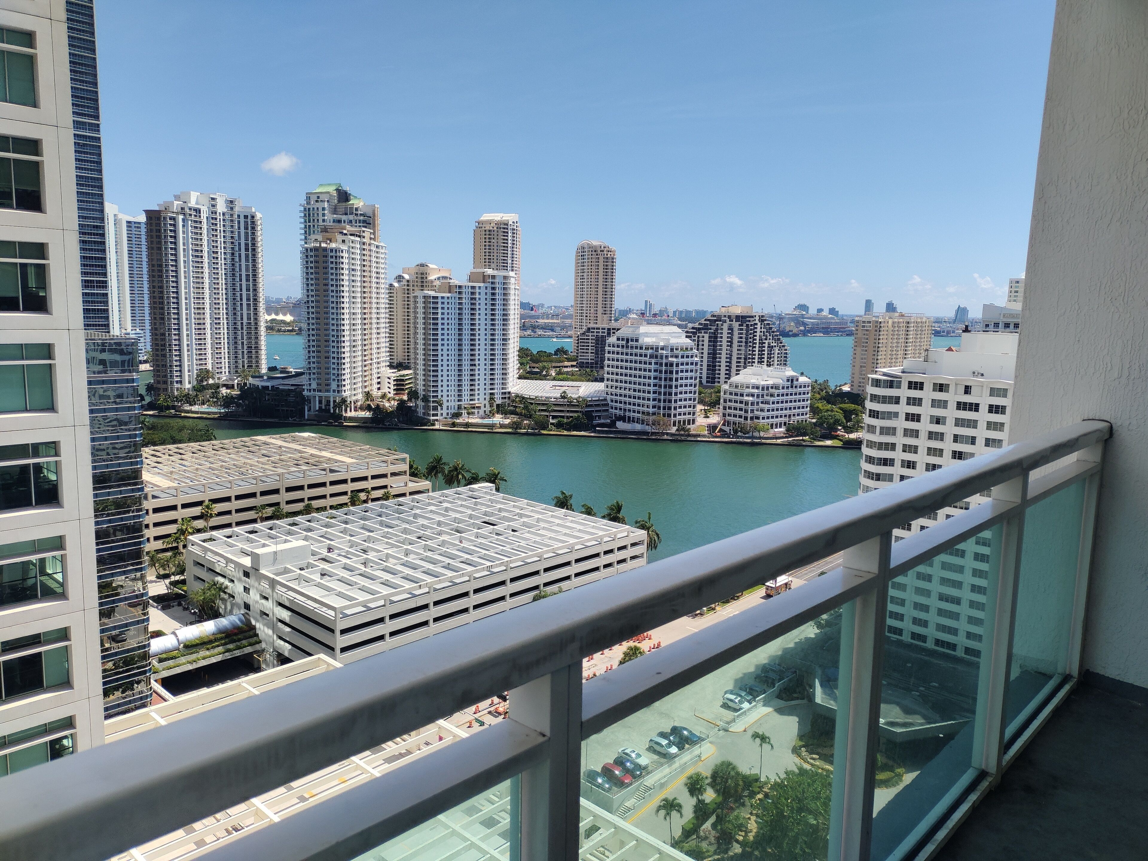 Luxury apartment with stunning bay views