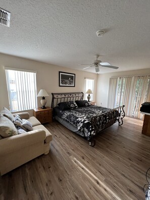 4 bedrooms, free WiFi, bed sheets