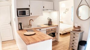 茶具/咖啡用具、冰箱、微波炉、烤箱