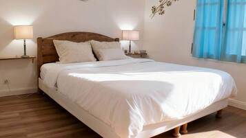 2 bedrooms, iron/ironing board, WiFi, bed sheets