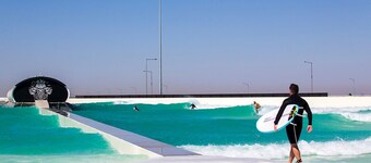 The Perfect Transit, Large, w/Game Room + Alfresco, 5min/Airport - 15min City