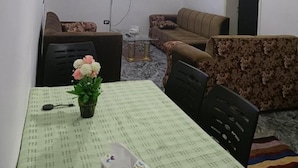 房內用餐