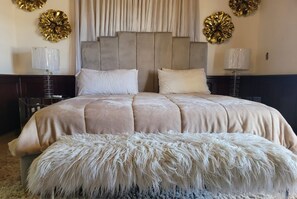 4 bedrooms, free WiFi, bed sheets, wheelchair access