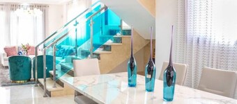 Beautiful home with a private pool-15 mins from Santiago airport