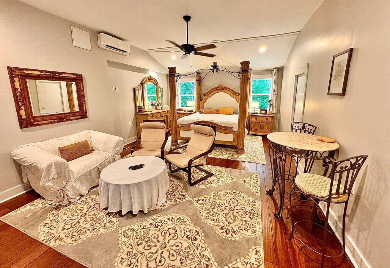 1 makuuhuone, työpöytä, silitysrauta/-lauta, Wi-Fi