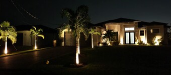 Sunrise Villa with Private Heated Salt Water Pool and Spa near Golf Course
