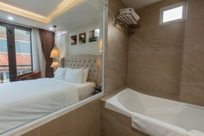 Minibar, wifi gratis y ropa de cama 