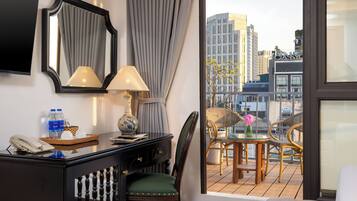 Suite Balcony | In-room dining