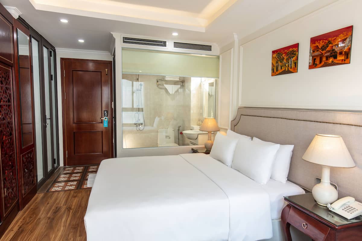 Minibar, wifi gratis y ropa de cama