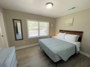 4 dormitorios, tabla de planchar con plancha, wifi gratis y ropa de cama