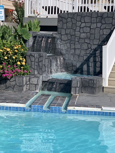 Island Life by Beach-Relaxing Condo, Pool, Fitness